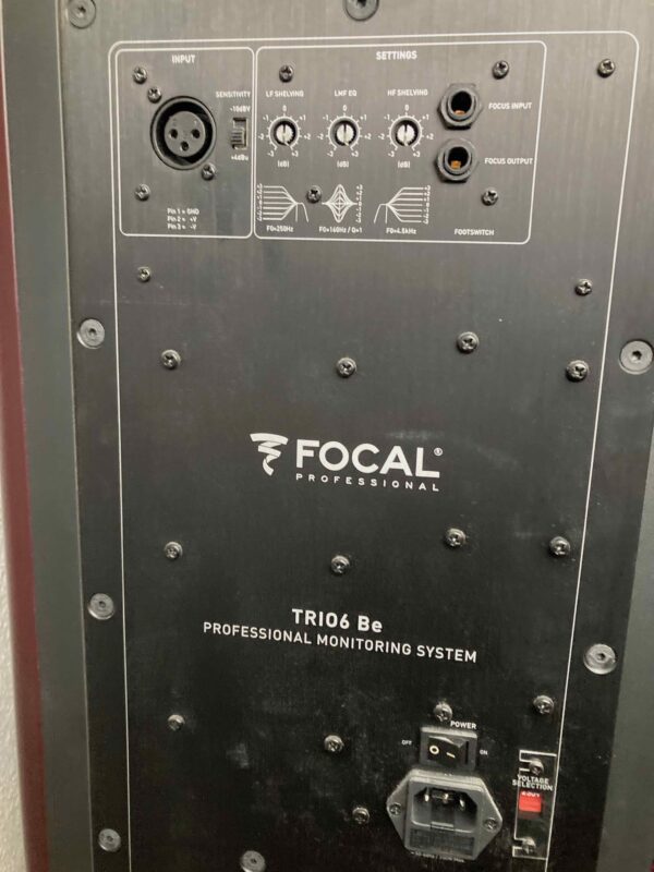 Pareja de MONITOR PROFESIONAL  FOCAL Trio 6Be