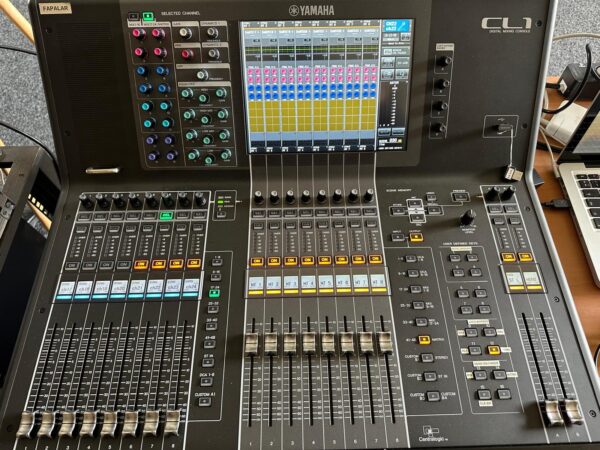 Mesa de Mezclas - Yamaha CL1