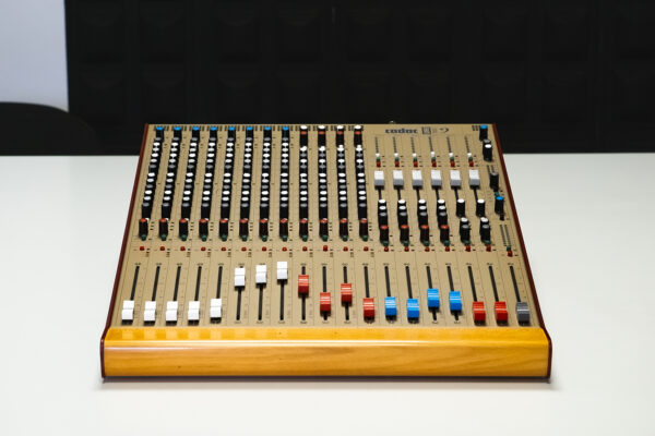 Cadac Live1 1642 - Consola Analógica de Mezcla