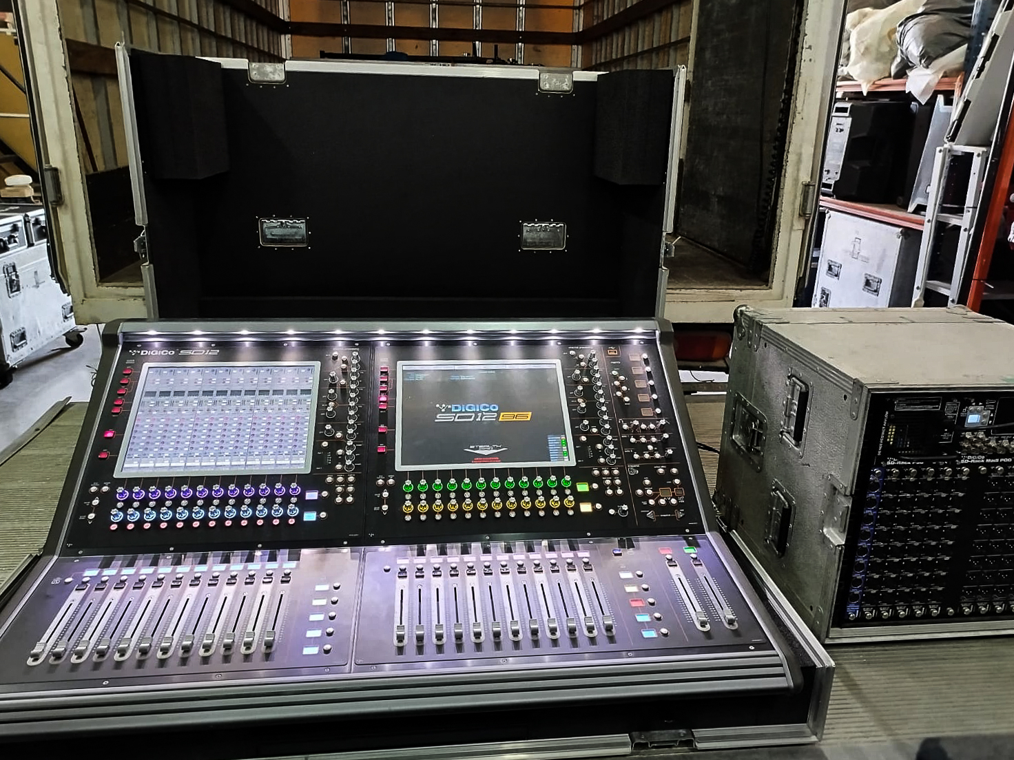 DiGiCo SD-12 & SD-Rack - front