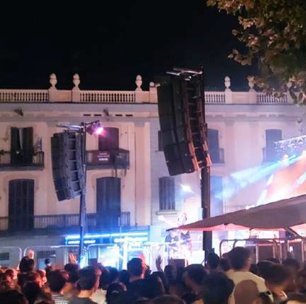 Amate Audio X210 - stage night photo