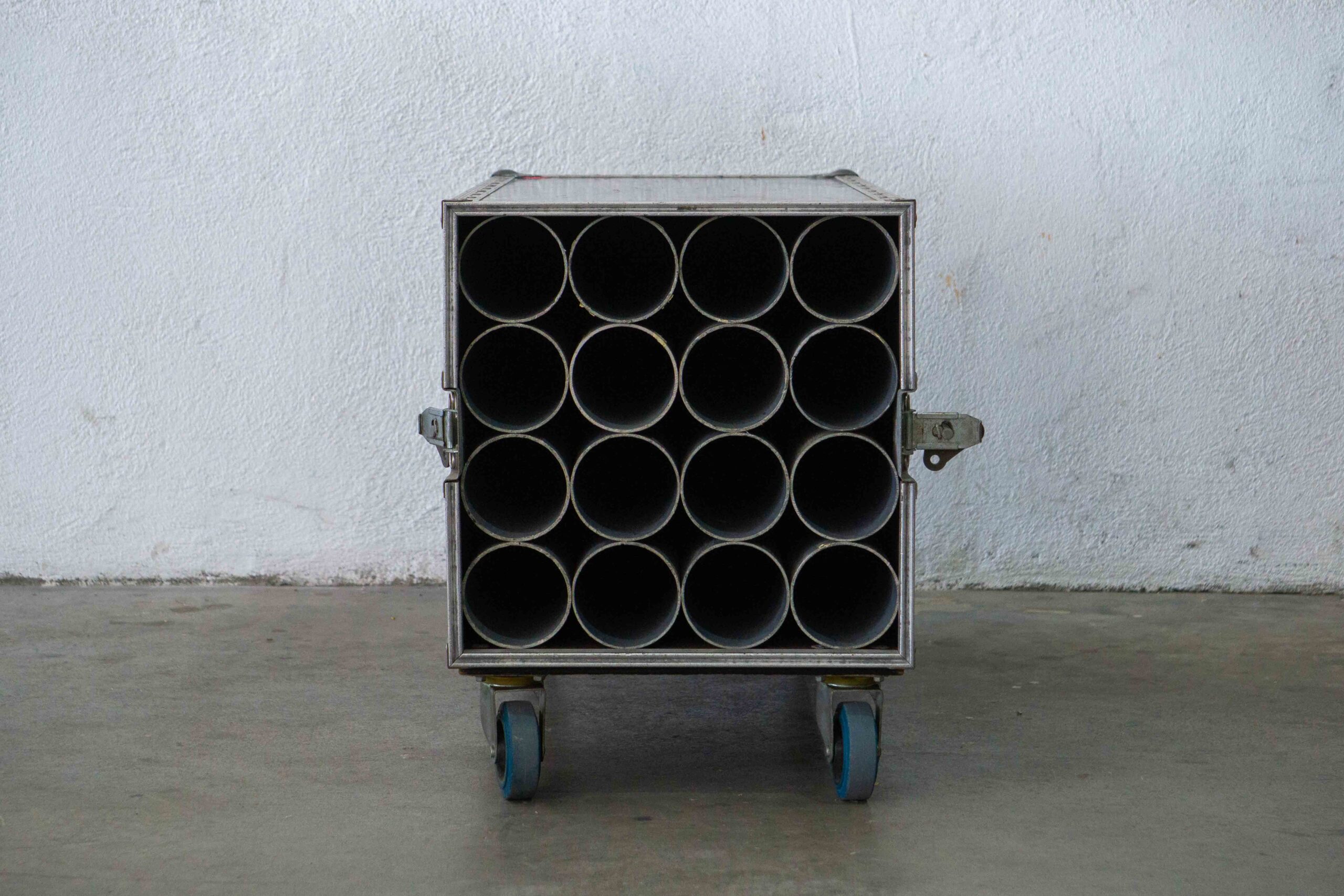 Flightcase_para_pies_de_micrófono_inside